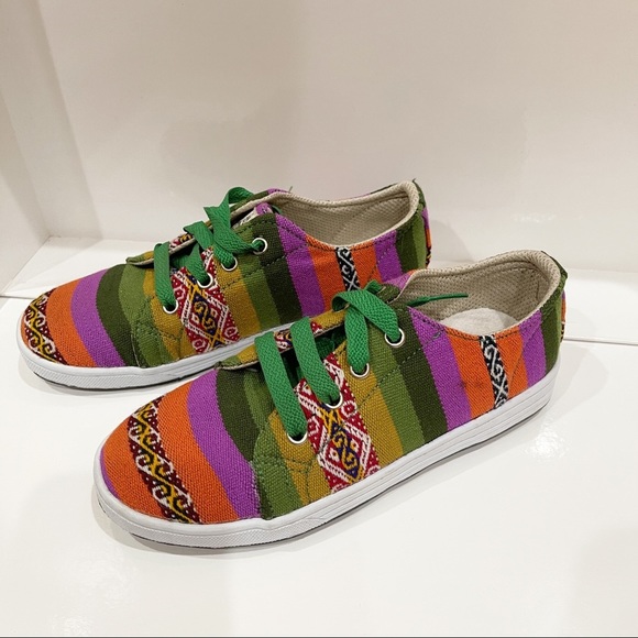 Crazy Andean Shoes Art To Wear Aztec Print Multicolor Sneakers Shoes Women 6 NWO - Picture 6 of 11